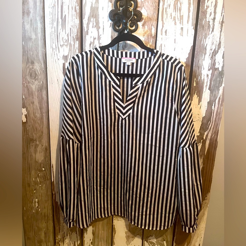 ANDREE Black & white stripe top thin large